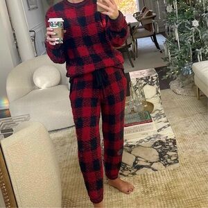 11. SKIMS • NWT Cozy Knit Joggers